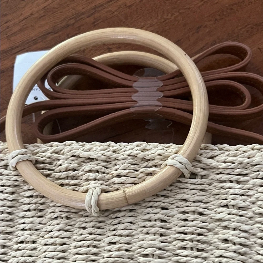 American Eagle Outfitters NWT Cream Woven Crossbody Bag/Purse - Picture 4 of 12